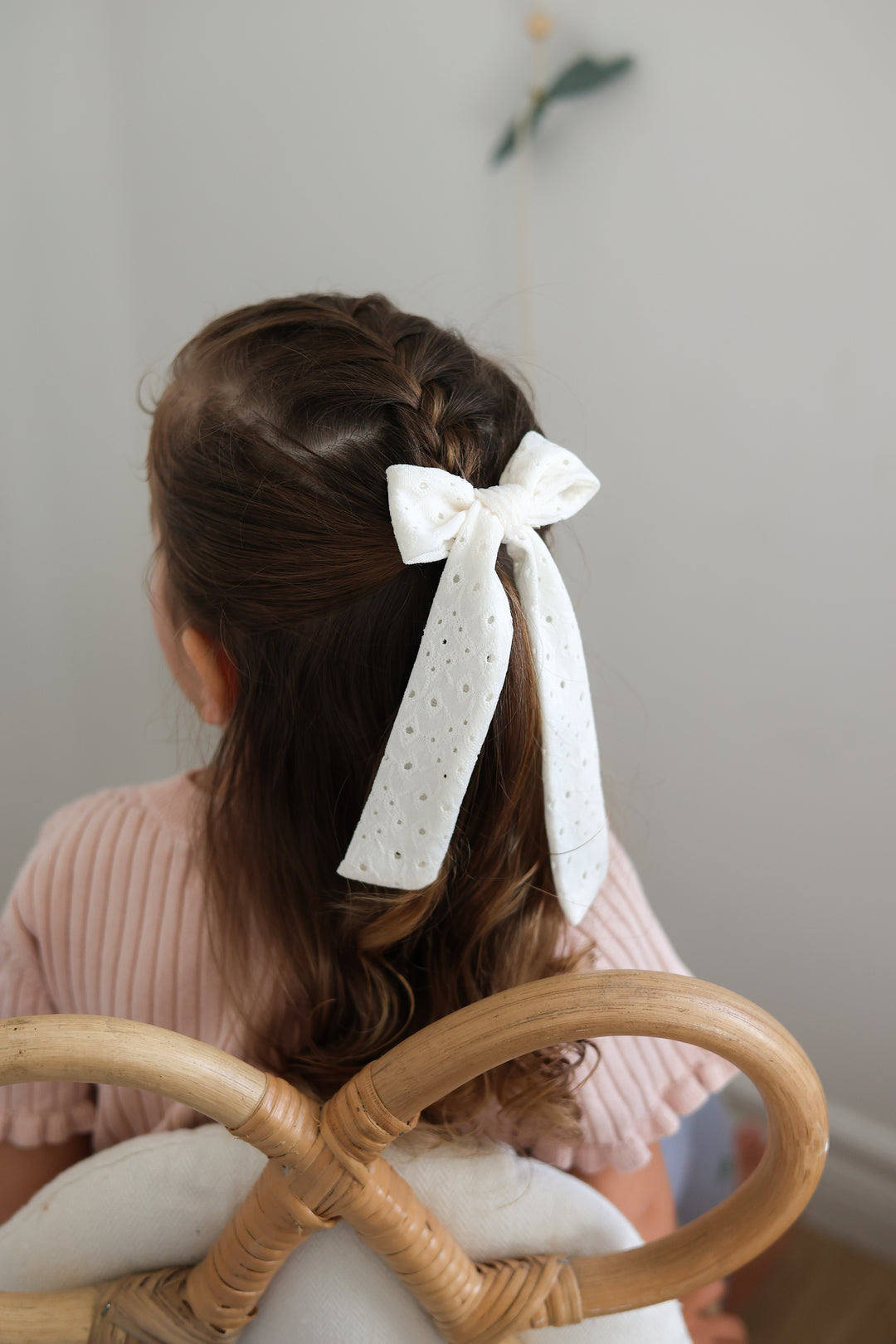 XL Eyelet Bow - Cream