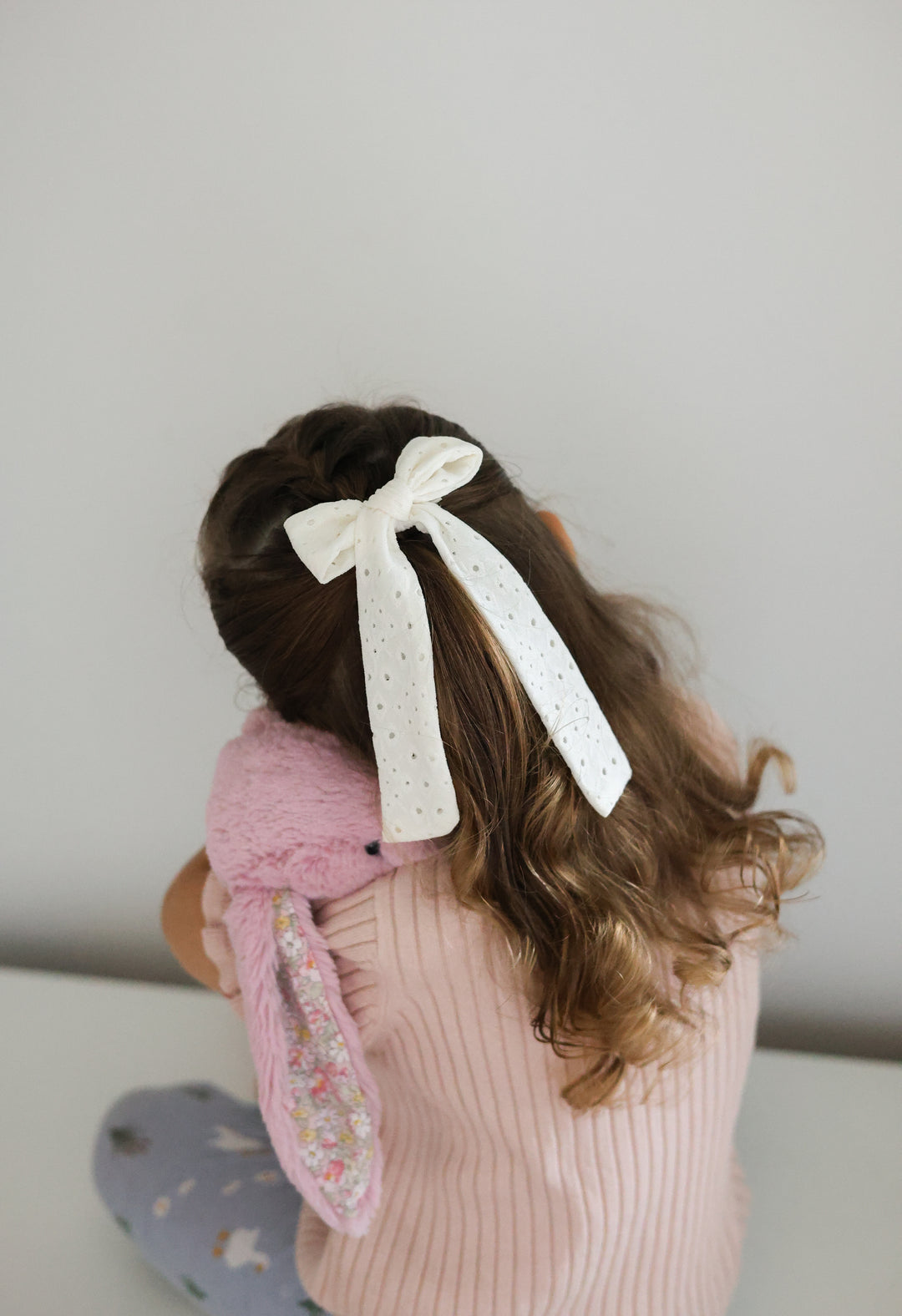 XL Eyelet Bow - Cream